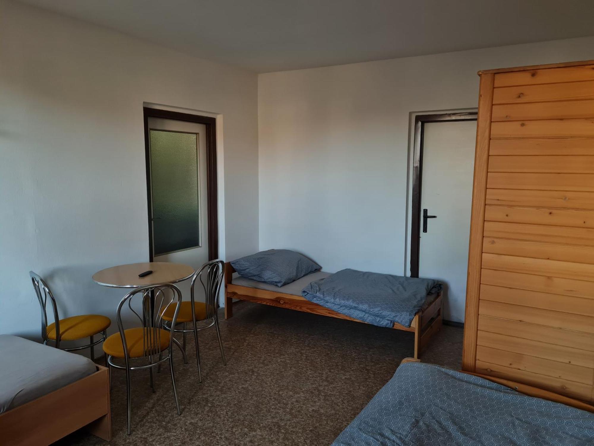 Modern Urban Loft Apartment Опава Екстериор снимка